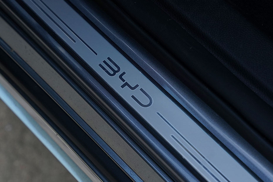 BYD eMAX 7