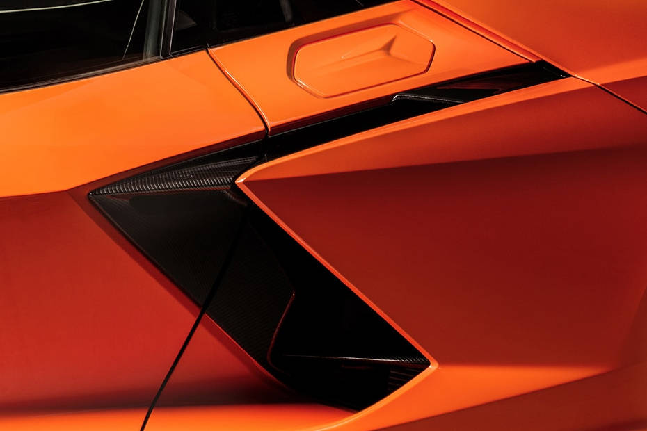 Lamborghini Revuelto