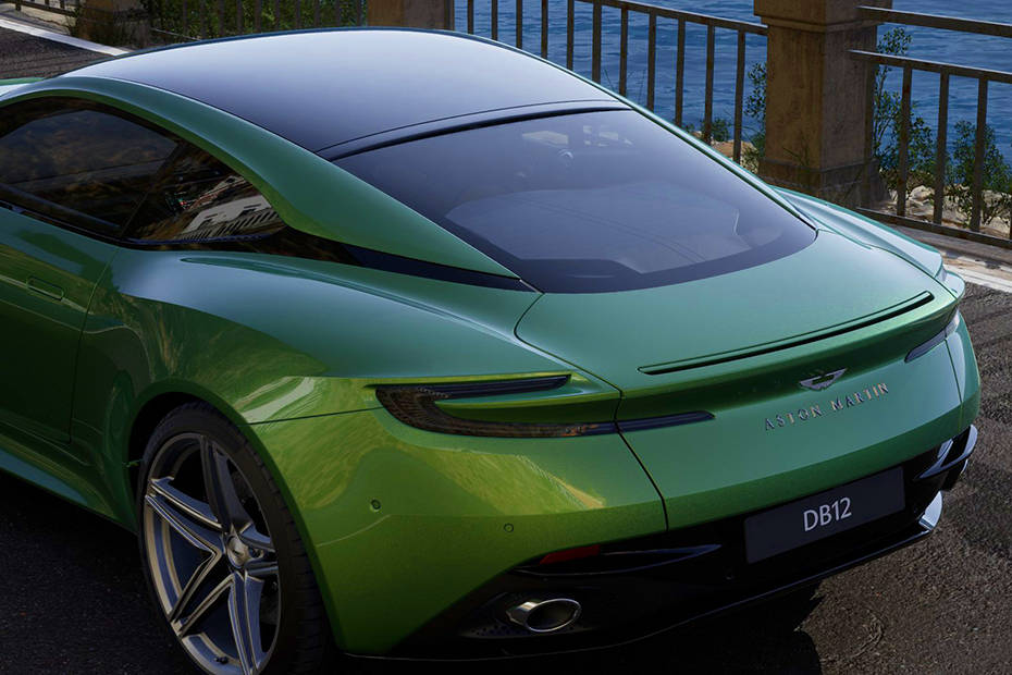 Aston Martin DB12