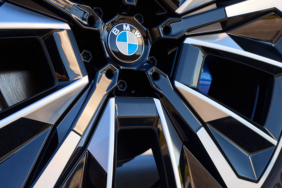 BMW iX 2025