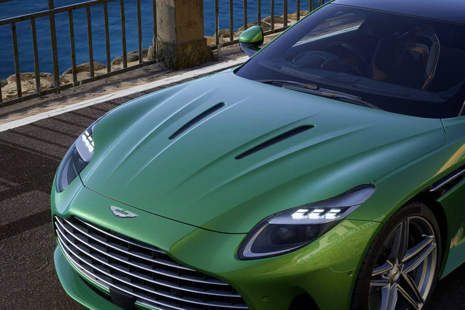 Aston Martin DB12