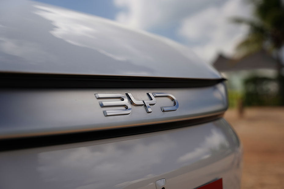 BYD eMAX 7