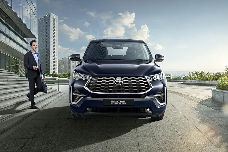Toyota Innova Hycross