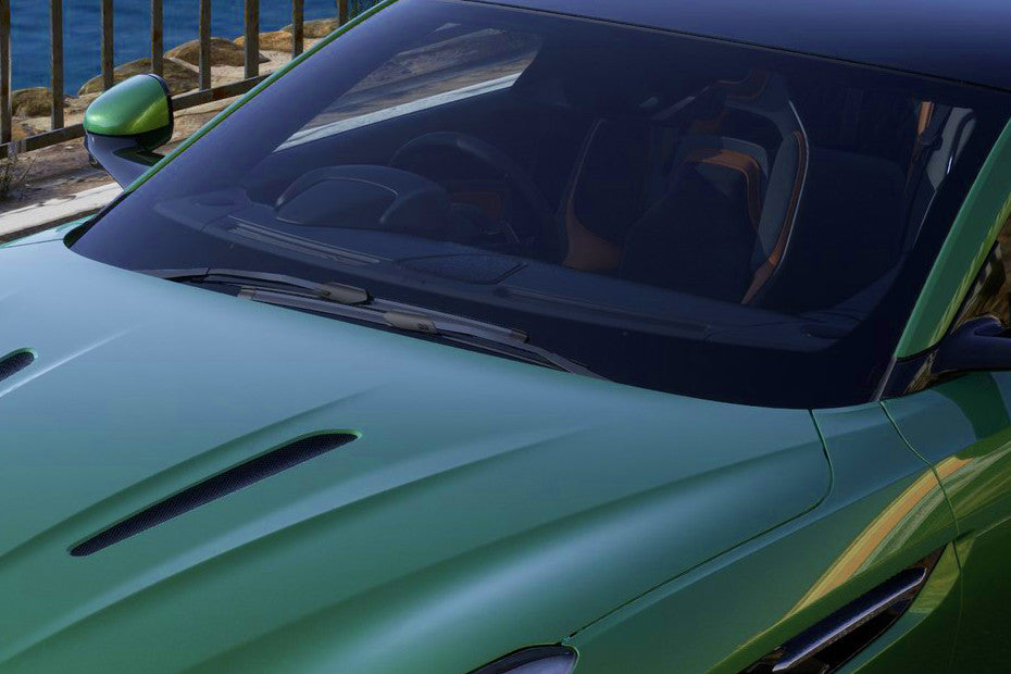 Aston Martin DB12