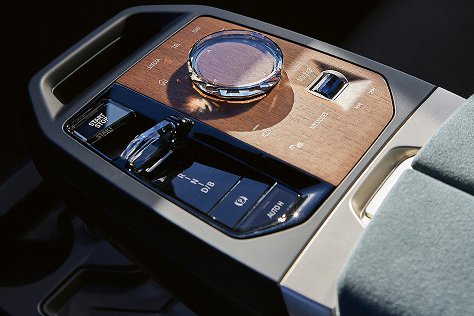 BMW iX