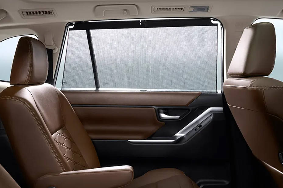 Toyota Innova Hycross
