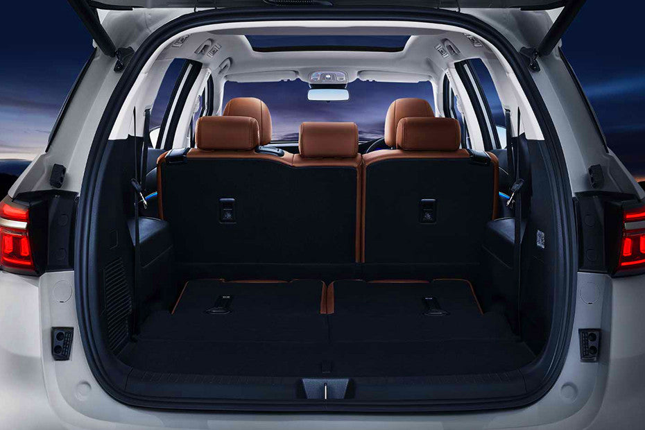 BYD eMAX 7