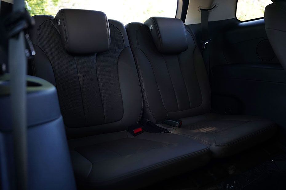 BYD eMAX 7