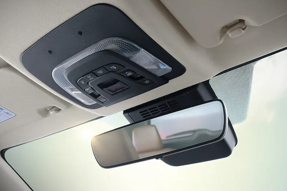Toyota Innova Hycross