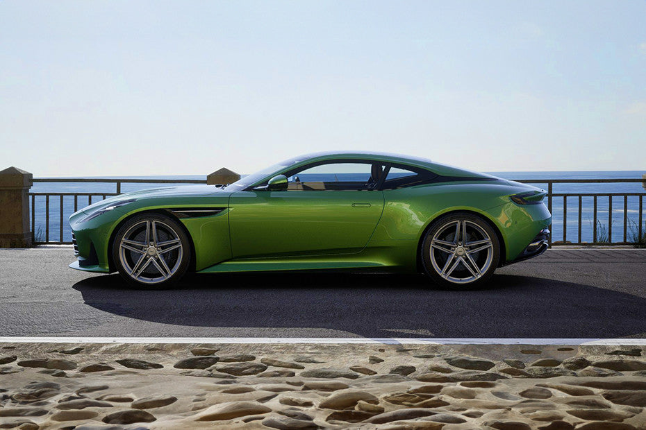 Aston Martin DB12