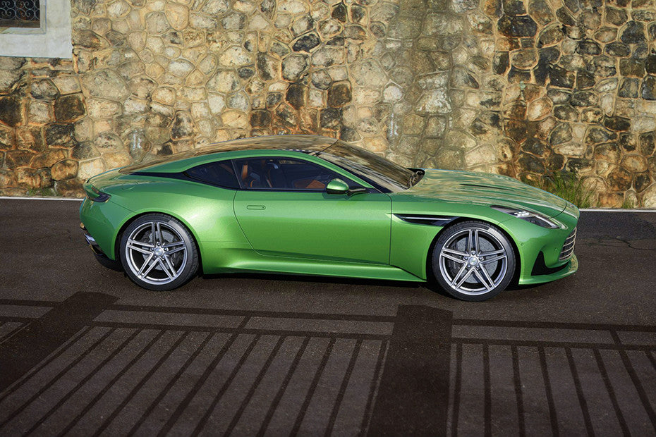 Aston Martin DB12