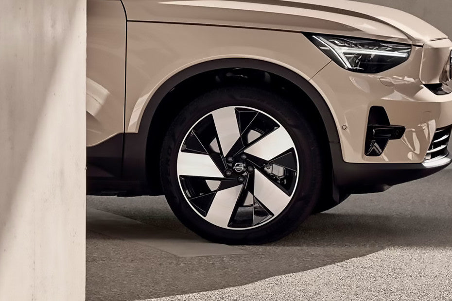 Volvo EX40