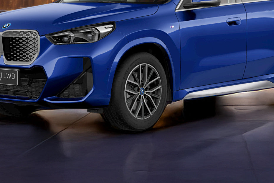 BMW iX1
